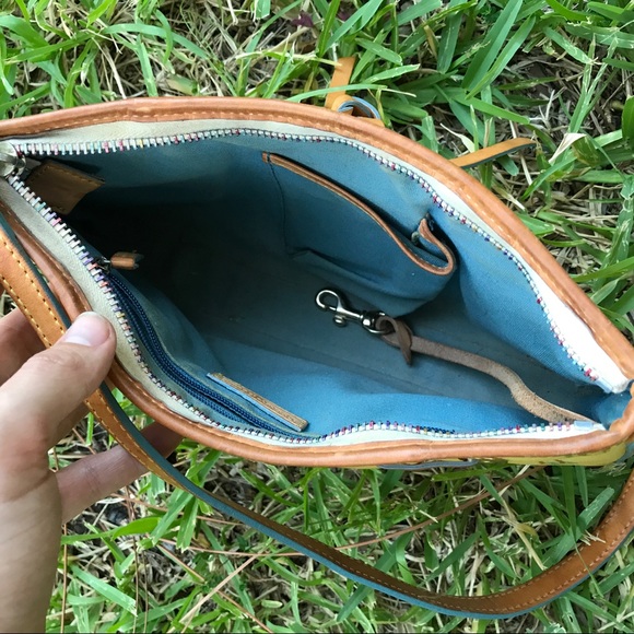 Dooney and Bourke It monogram rainbow cross body - Picture 6 of 8